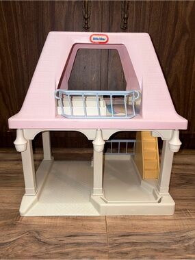 Vintage Little Tikes Grandma's Cottage Pink Roof Dollhouse Grandparents House